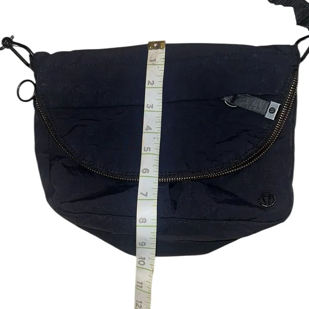 🔥 Lululemon Black Crossbody Messenger Bag‎ 🔥